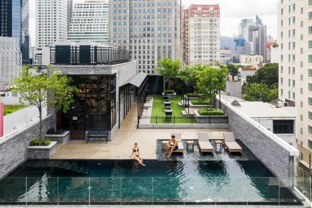 Отель The Coach Boutique Hotel Sukhumvit 14 4*